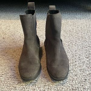 Ugg grey winter boots